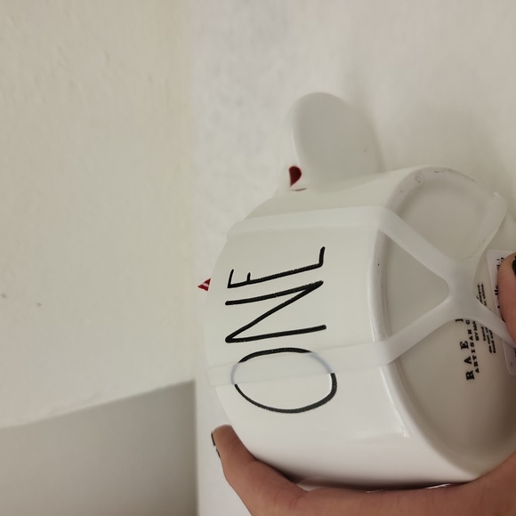 Rae Dunn Christmas Measuring Cups - Picture 4 of 4